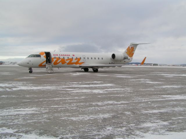 Canadair Regional Jet CRJ-200 (C-FZSI)