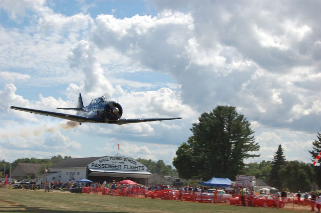 — — - Wings & Wheels 2016 Sloas Field. SNJ Low Pass