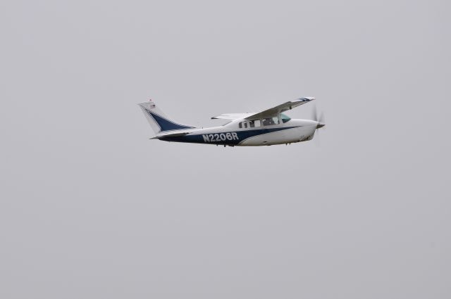 Cessna Centurion (N2206R)