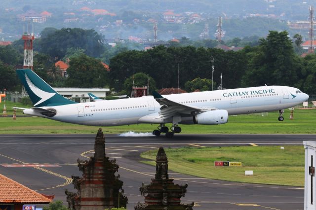 Airbus A330-300 (B-LAB)