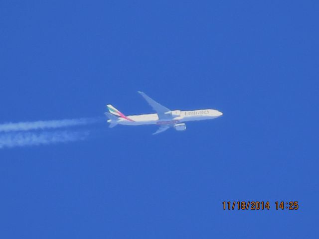 BOEING 777-300ER (A6-EGA) - Emirates flight 211 from DXB to IAH over Southwestern Missouri at 38,000 feet.