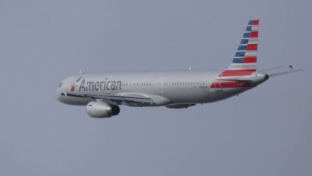 Airbus A321 (N585UW) - On departure is this 2014 American Airlines Airbus A321 in the Winter of 2019.