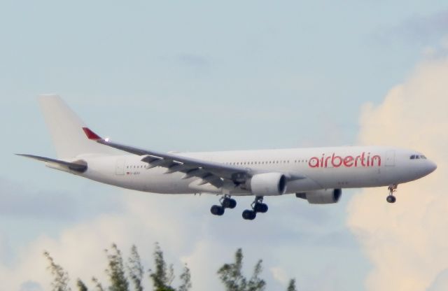 Airbus A330-200 (D-ABXG)