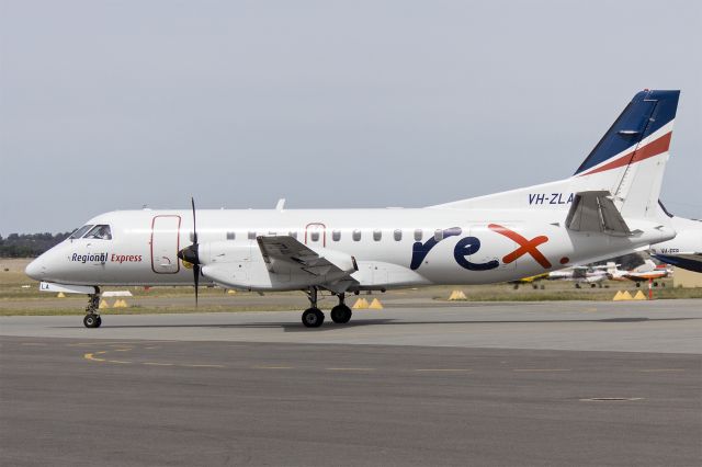 Saab 340 (VH-ZLA) - Regional Express Airlines (VH-ZLA) Saab 340B taxiing at Wagga Wagga Airport. Replacing VH-ZRJ, which was on route to Griffith from Sydney, after a technical issue forced it to divert to Wagga.