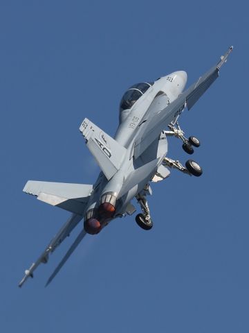 McDonnell Douglas FA-18 Hornet (16-5797)