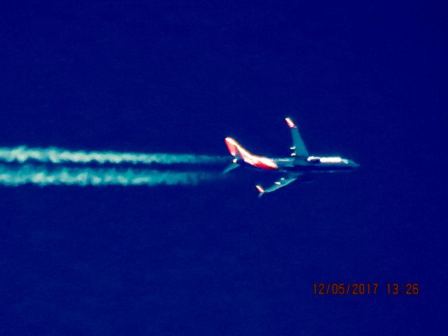 Boeing 737-800 (N8519R)