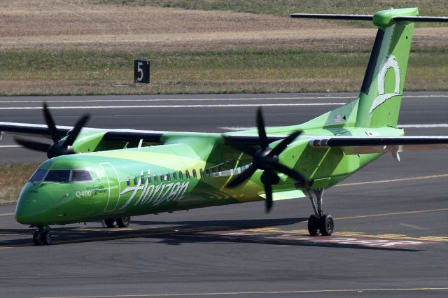 de Havilland Dash 8-400 (N438QX)