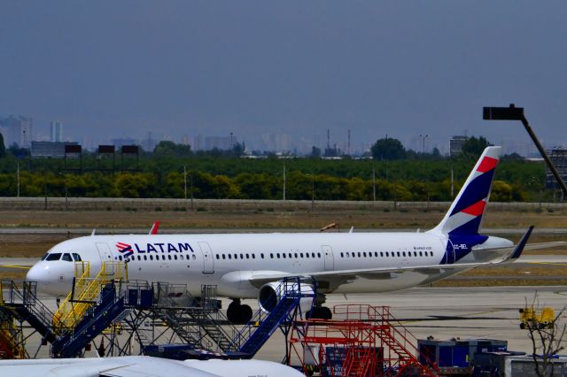 Airbus A321 (CC-BEL)