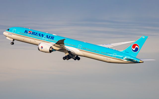 BOEING 787-10 Dreamliner (HL8515)