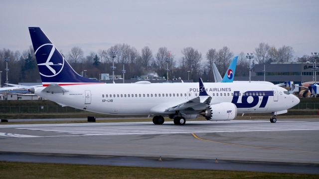 Boeing 737 MAX 8 (SP-LVB) - BOE377 taxis onto Rwy 16R during a C1 flight from KBFI on 12.16.17. (ln 6708 / cn 64068). This is the second B737 MAX 8 for LOT.