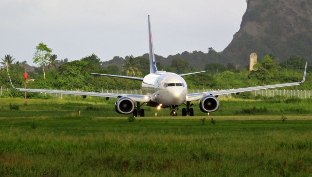 Boeing 737-700 (N308DE)