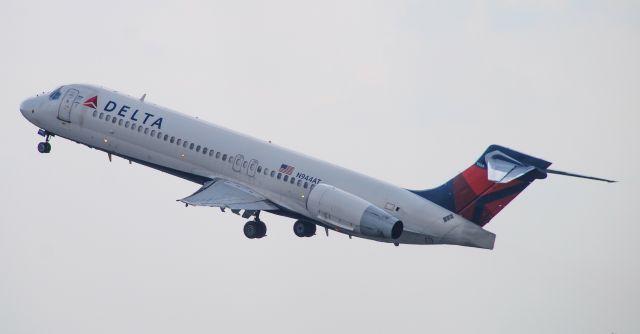 Boeing 717-200 (N944AT) - Taking off on a stormy afternoon.  8/25/21.