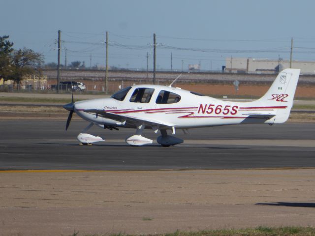 Cirrus SR-22 (N565S)