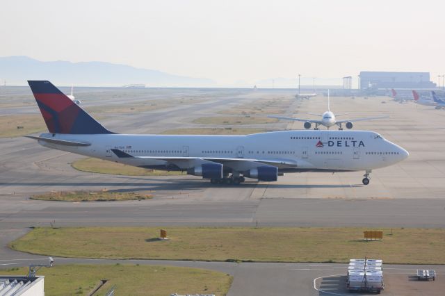 Boeing 747-400 (N671US)