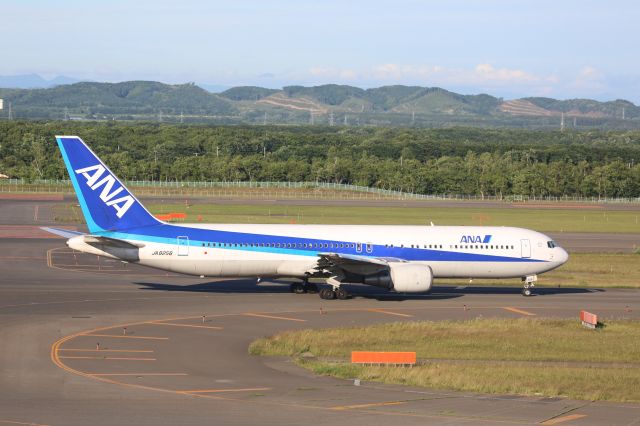 BOEING 767-300 (JA8256)