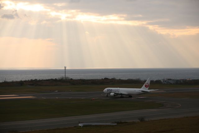 BOEING 767-300 (JA8980) - 31 October 2015:HKD-HND.