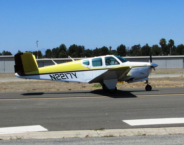 Beechcraft 35 Bonanza (N2217Y) - Taxiing to RWY 24