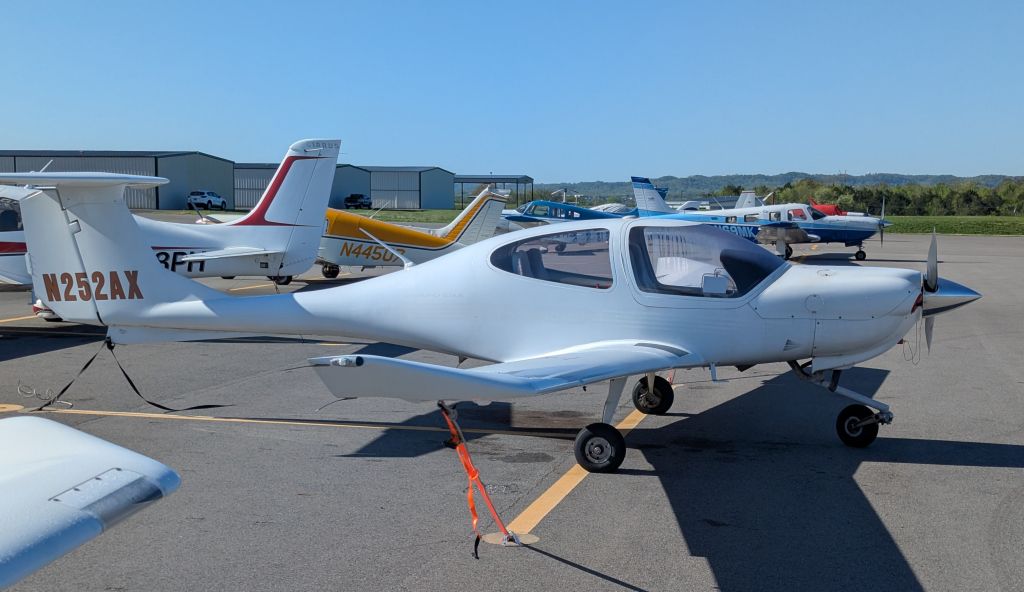 Diamond Star (N252AX)