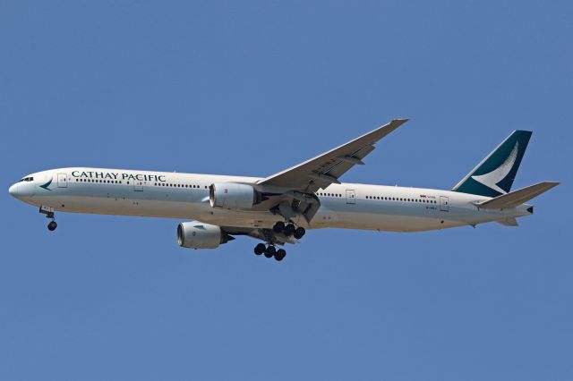 BOEING 777-300 (B-HNJ)