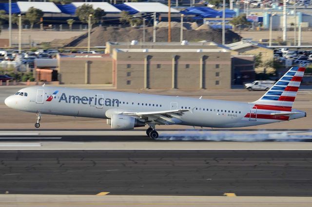 Airbus A321 (N184US) - American Airbus A321-211 N184US at Phoenix Sky Harbor on March 10, 2015.