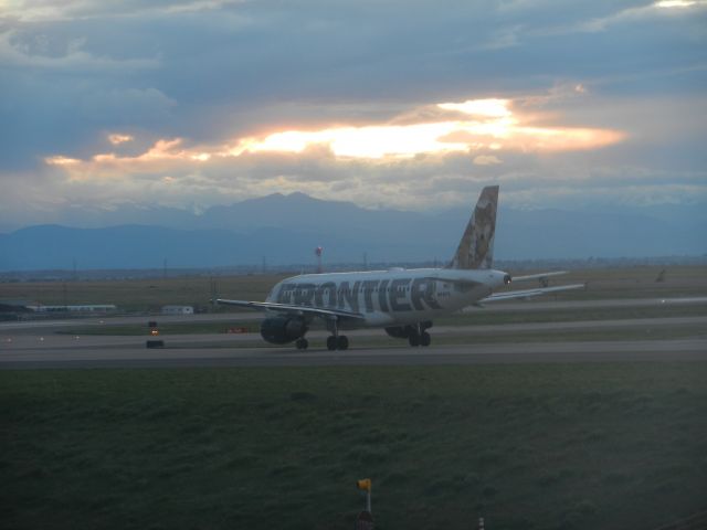 Airbus A319 (N941FR) - Denver Sunset