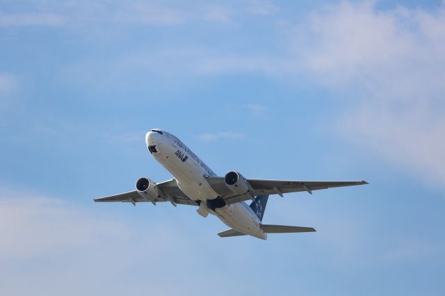 Boeing 777-200 (JA711A)
