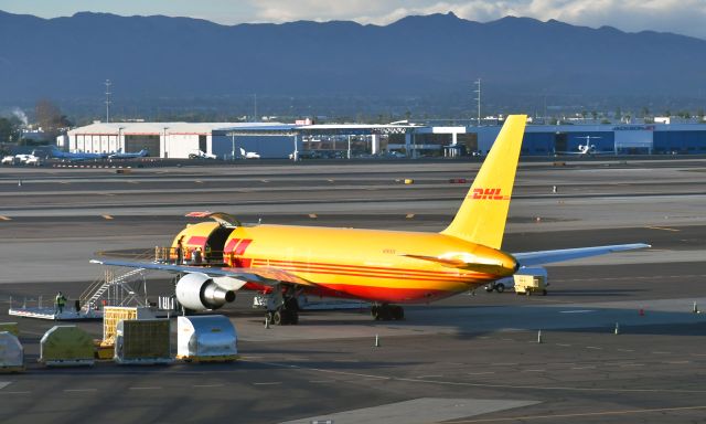 BOEING 767-300 (N763CK) - DHL Boeing 767-3P6ER(BDSF) N763CK in Phoenix 