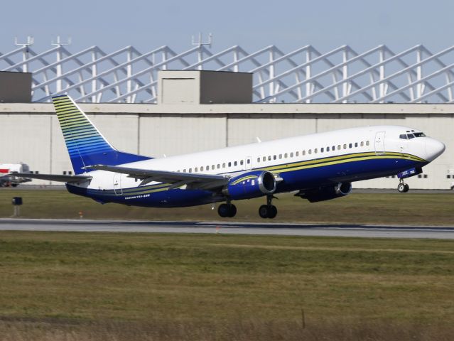 BOEING 737-400 (N752MA) - BSK395 taking the Tampa Bay Lightning to Pittburgh after loosing 7-1 to the Senators.