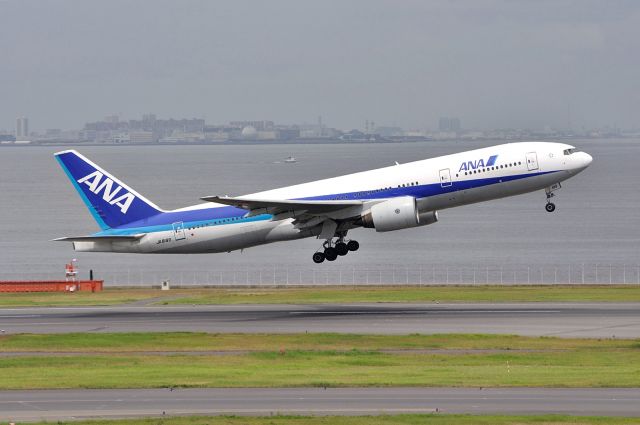 Boeing 777-200 (JA8199)