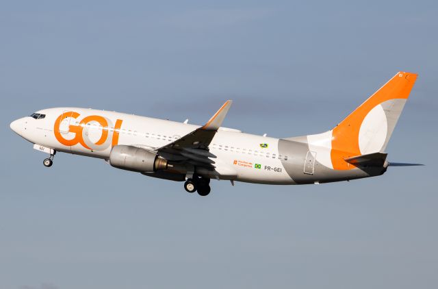 Boeing 737-700 (PR-GEI)