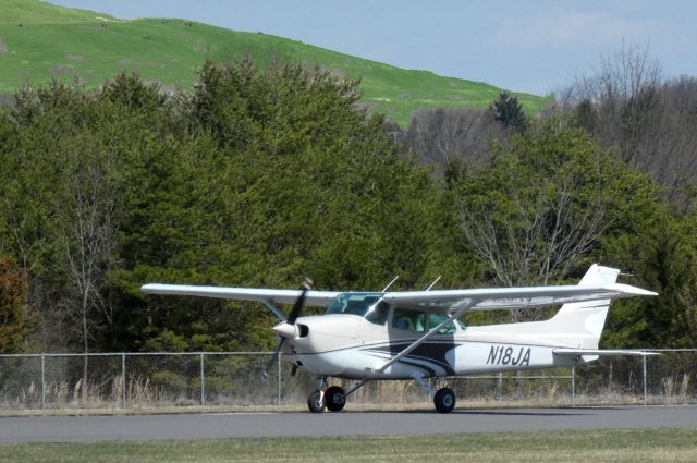 Cessna Skyhawk (N18JA) - Shown here is a 1980 Cessna Skyhawk 172P in the Spring of 2021.