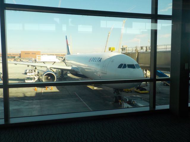 Airbus A330-300 (N817NW) - Delta A330-300 about to board at gate A25 in SLC.br /br /Photo taken on 01/31/22 at 10:54 MST