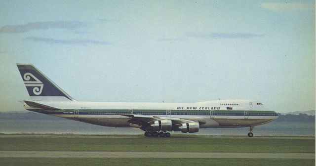 Boeing 747-200 (ZK-NZV) - scanned from postcardbr /air new zealand