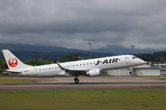 Embraer ERJ-190 (JA244J) - July 11th 2021:ITM-HKD.