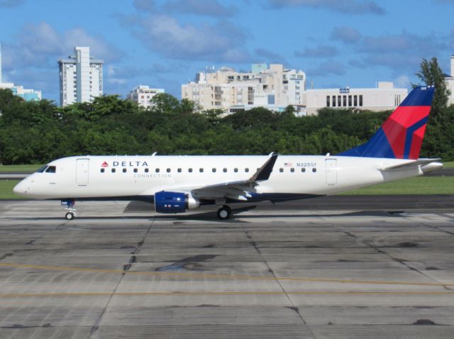 EMBRAER 175 (long wing) (N325SY)