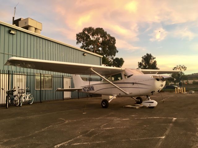 Cessna Skyhawk (N733WM)