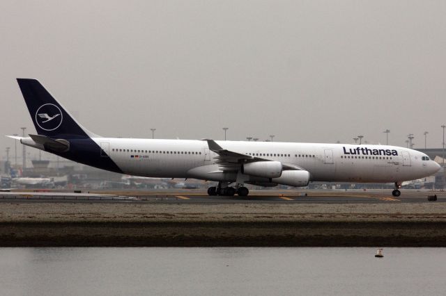 Airbus A340-300 (D-AIGX)