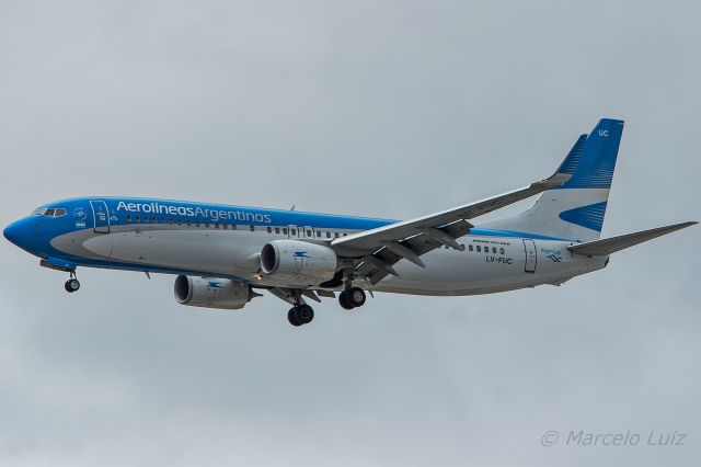 Boeing 737-800 (LV-FUC) - Aerolineas Argentinas - Boeing 737-8SHbr /Registration: LV-FUCbr /br /Buenos Aires (EZE) / São Paulo (GRU)br /br /Foto Tirada em: 15/11/2016br /Fotografia: Marcelo Luiz