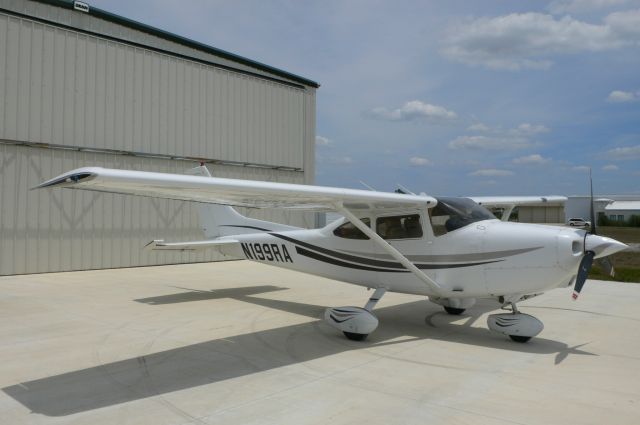 Cessna Skylane (N199RA)