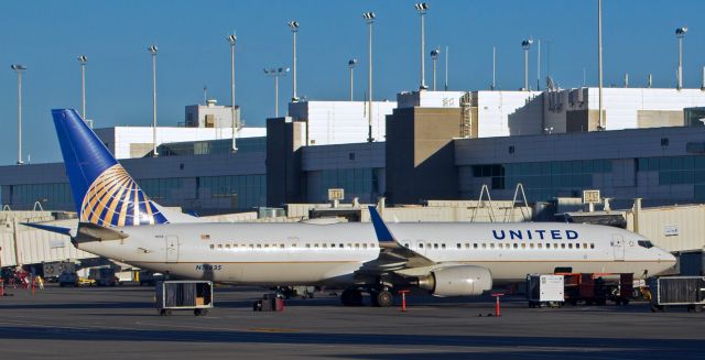 Boeing 737-900 (N75435) - Seven years ago; obviously before it was reclothed into the Continental heritage garb it is wearing today.