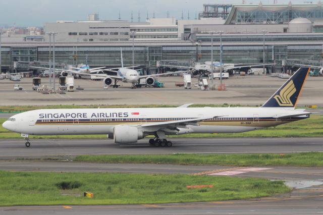 BOEING 777-300ER (9V-SWA)