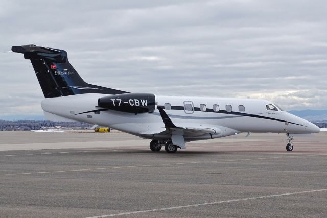 Embraer Phenom 300 (T7-CBW)