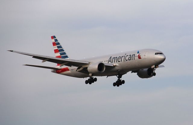 BOEING 777-300 (N752AN) - American Airlines flight 178 a B777-300 landing at KDFW after a flight from China