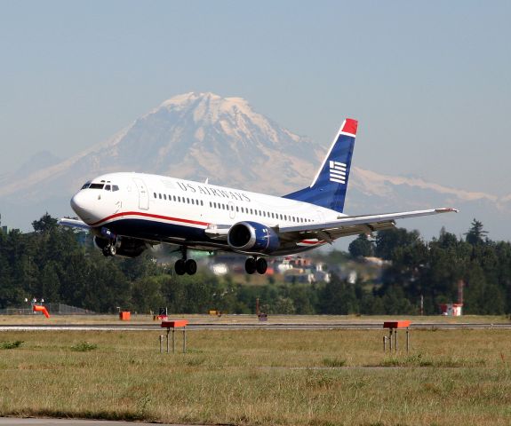 BOEING 737-300 (N302AW) - KSEA- old workhorse 737-300 arriving from KPHX in Aug 2007.