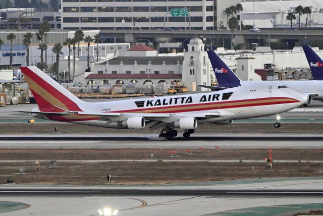 Boeing 747-400 (N705CK)