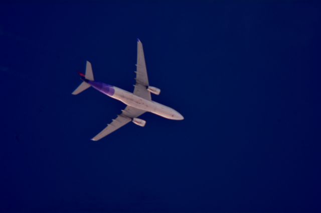 Airbus A330-300 — - Hawaiian Airlines 51 John F Kennedy Intl to Honolulu Intl over Cleveland 32,000 ft. 10.25.15.