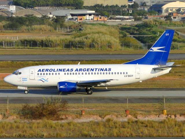 Boeing 737-500 (LV-BOT) - Aerolineas Argentinas.