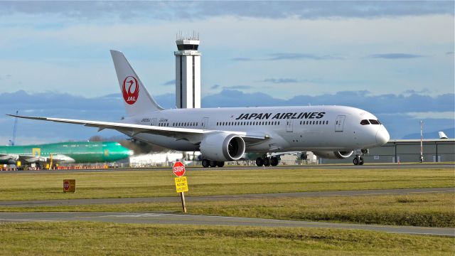 Boeing 787-8 (JA836J) - BOE197 taxis on Rwy 16R after completing a fast taxi test on 12/8/14. (ln 237 / cn 38135).