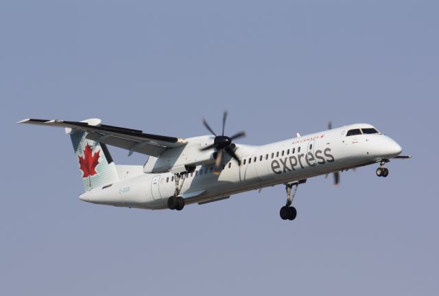 de Havilland Dash 8-400 (C-GGOI) - Landing runway#23,Lester B.Pearson Intl CYYZ,june 10/2012