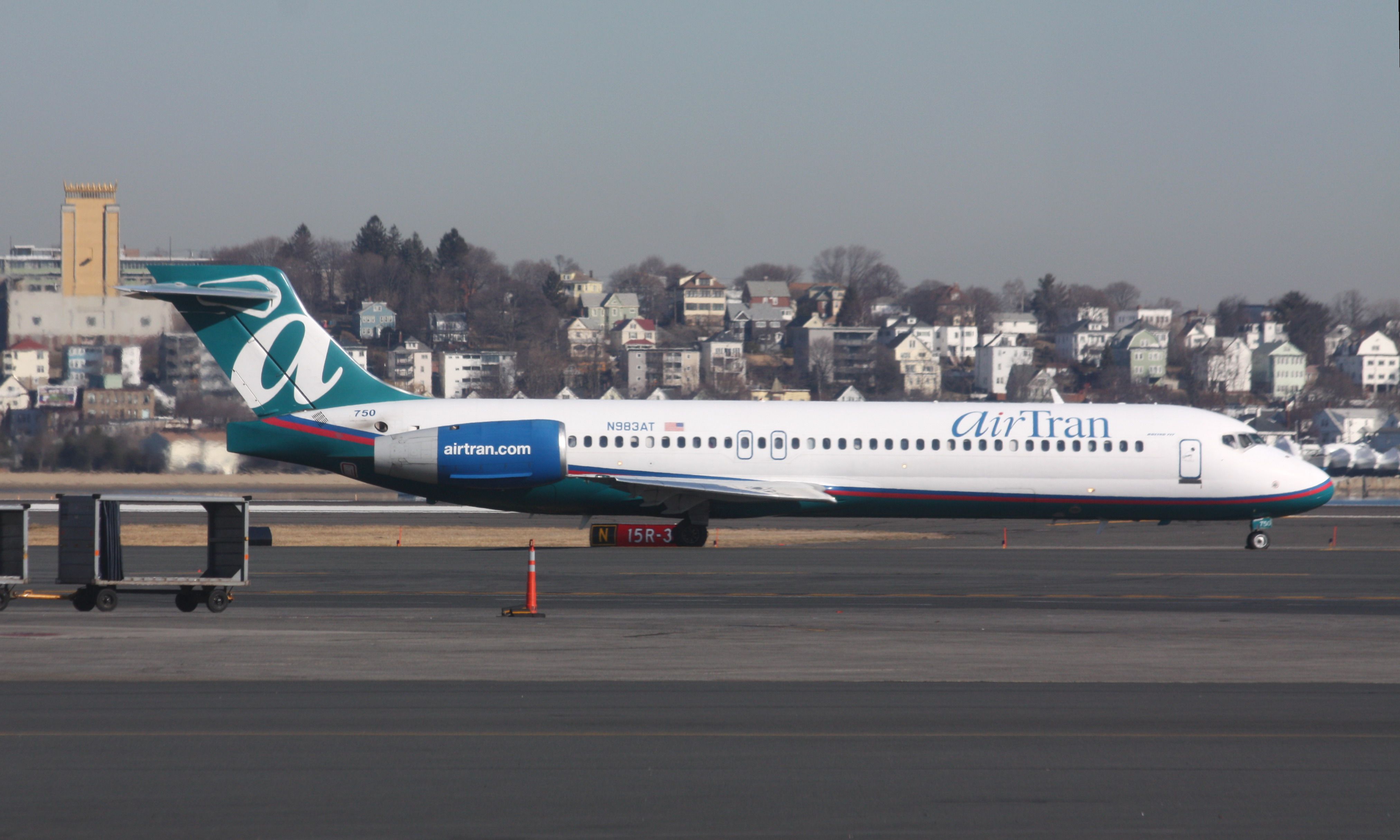 Boeing 717-200 (N983AT)